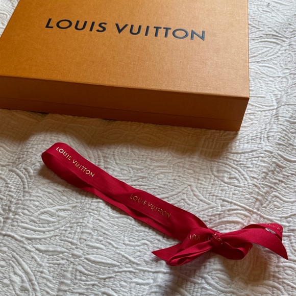 Louis Vuitton Magnetic Orange Box and LV Red Ribbon - Picture 7 of 7